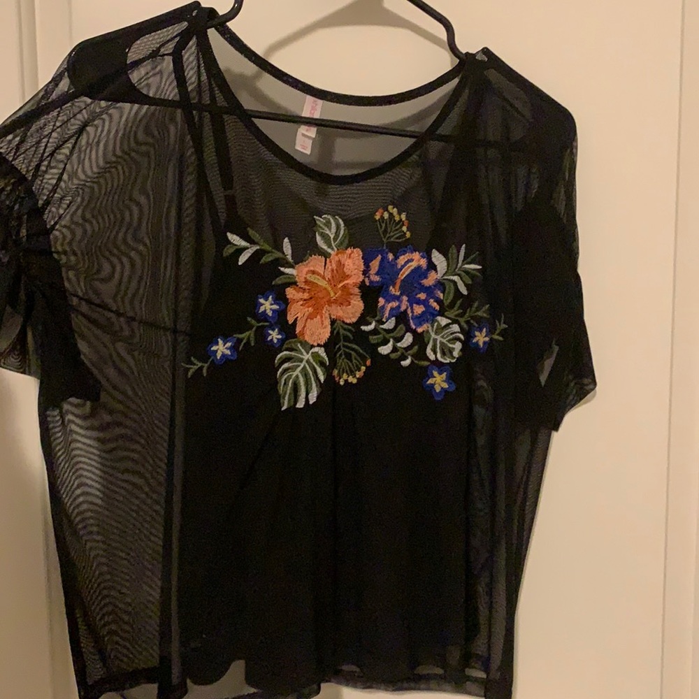Cute black top with flowers